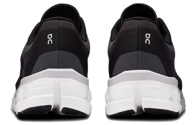 Cloudflow 4 „Black White”