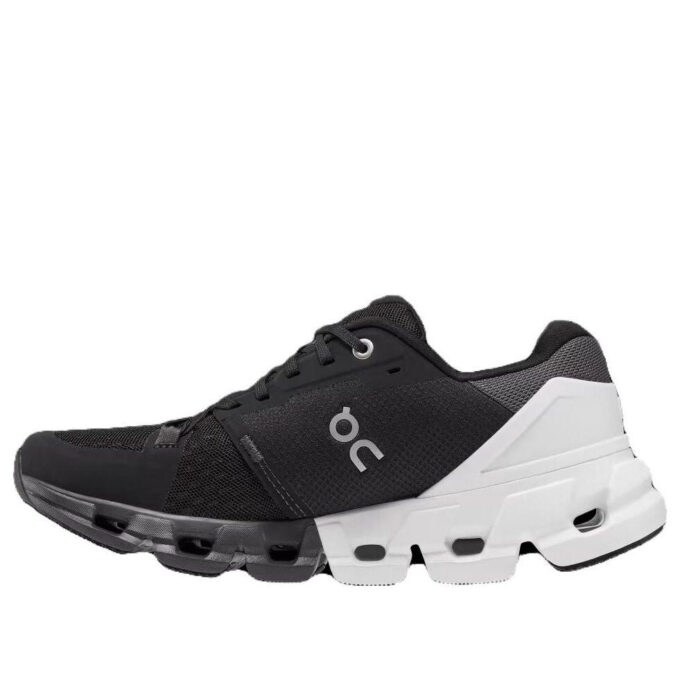 Cloudflyer 4 „Black White”