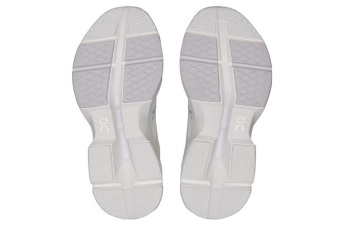 Cloudpulse „Undyed Frost” Cloudpulse „Undyed Frost”