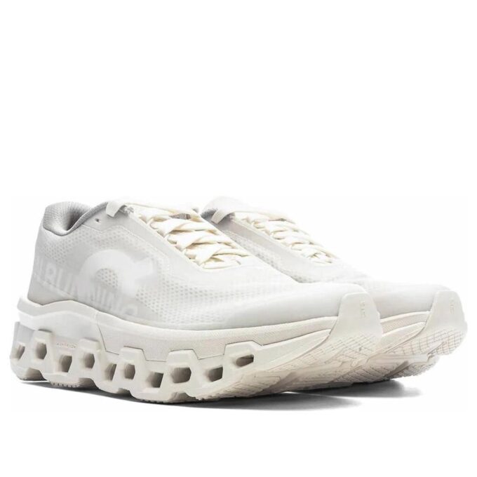 On Running x INVINCIBLE Cloudmonster 2 „Ivory White”