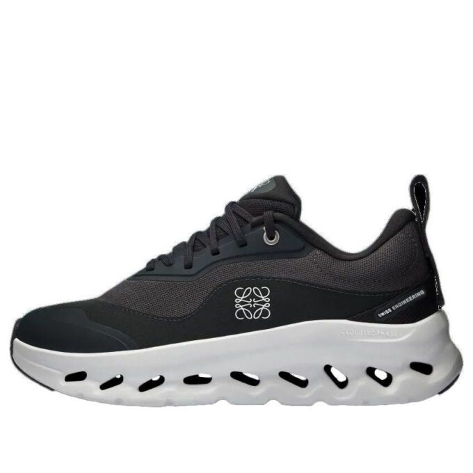 On Running x LOEWE Cloudtilt 2 „Black”