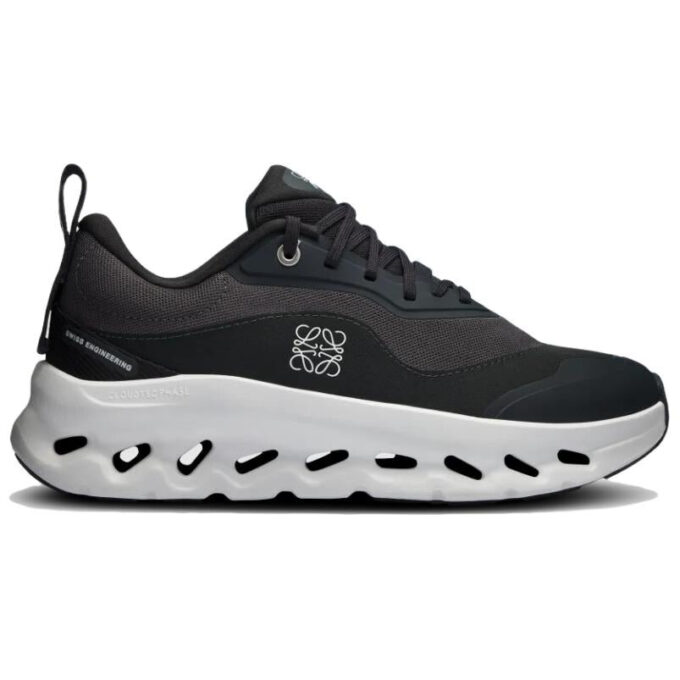 On Running x LOEWE Cloudtilt 2 „Black”