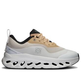 On Running x LOEWE Cloudtilt 2 „Tan White”