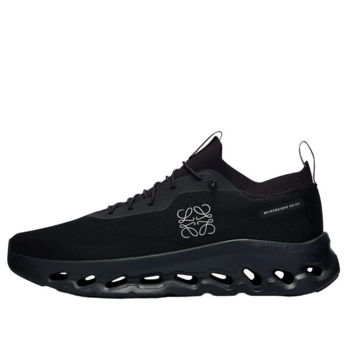 On Running x LOEWE Cloudtilt „All Black”
